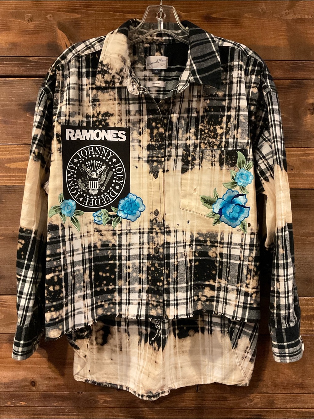 CUSTOM “RAMONES” Bleached Flannel Shirt Blue Roses Oversized
Women’s XLARGE